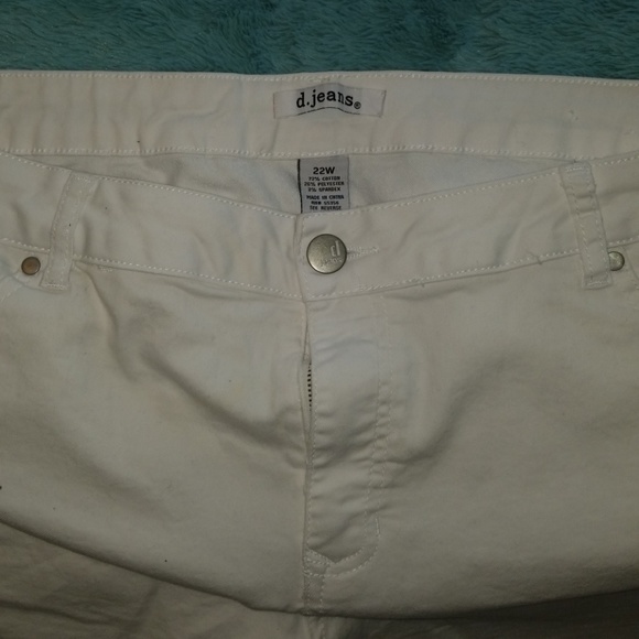 Shorts - Picture 4 of 4